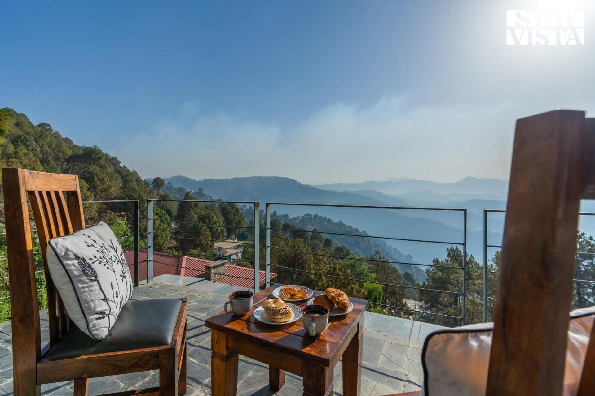 Stayvista At Hillcrest Villa With Valley View, Bonfire And Heater Kasauli Dış mekan fotoğraf